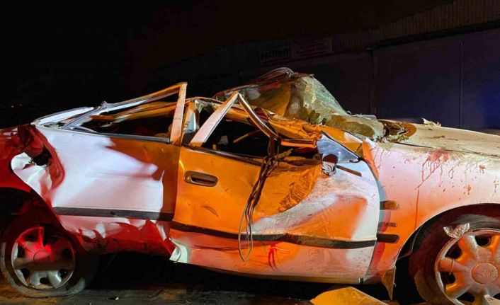 Osmaniye’de otomobil direğe çarptı: Kazada genç sürücü hayatını kaybetti