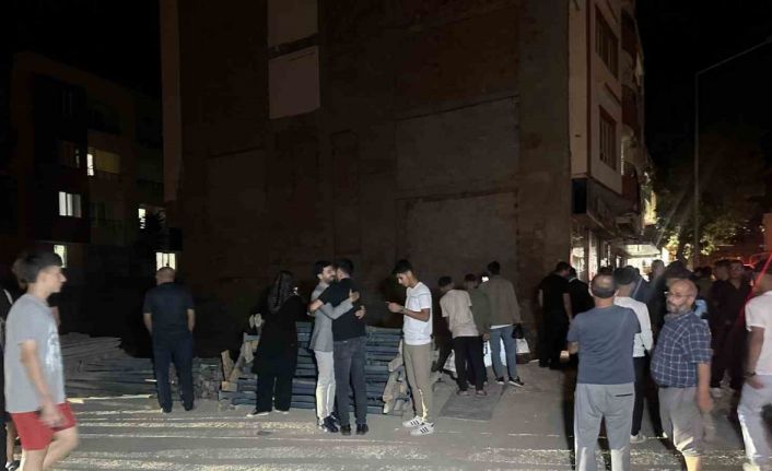 Otomobil inşaat temeline düştü: 1’i ağır 4 yaralı