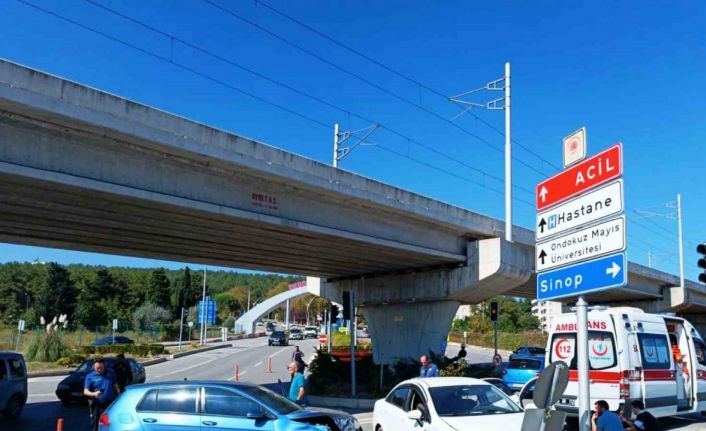 Otomobiller çarpıştı: 4 yaralı