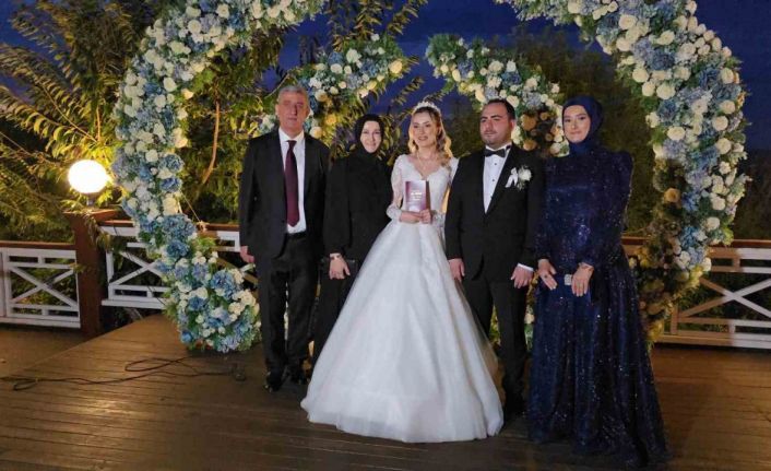 Öztürk ailesinin mutlu günü