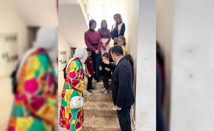 Patnos Kaymakamı ve eşi ADEM evlerini ziyaret etti