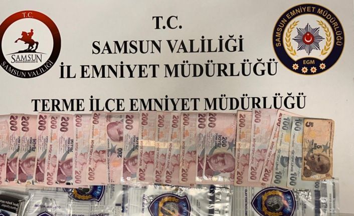 Polisin kovalamaca sunucu yakaladığı araçta uyuşturucu çıktı: 3 gözaltı