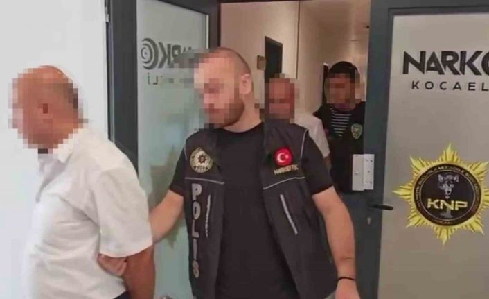 Pul biber içine zulalanmış eroin ele geçirilmişti, 2 şüpheli tutuklandı