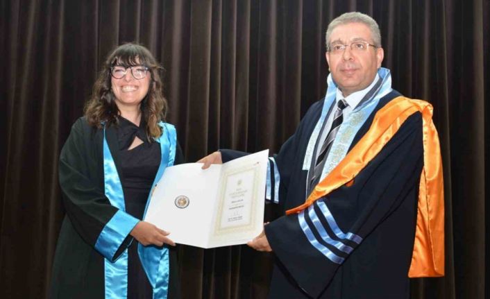 Sağlık Bilimleri ve Fen Bilimleri Enstitülerinde mezuniyet heyecanı