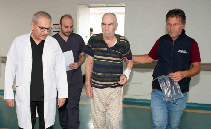 Şah damarları tıkalıydı, Selçuk Üniversitesi Tıp Fakültesinde sağlığına kavuştu