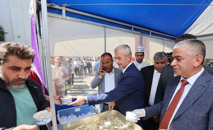 Şahinbey Belediyesi Ahilik Haftasını pilav dağıtarak kutladı