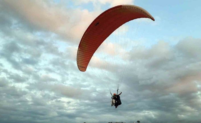 Sakarya’da yamaç paraşütü pilotları gökyüzüyle tanışıyor