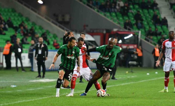Sakaryaspor 7 yabancıyla oynadı, hükmen mağlubiyet gündemde