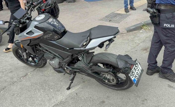 Samsun’da motosiklet yayaya çarptı