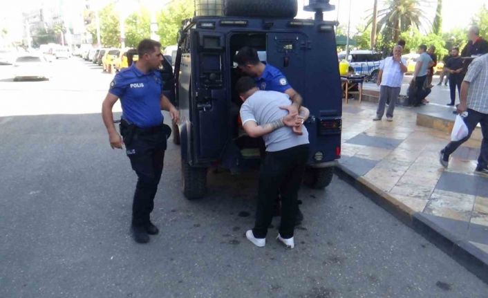 Şanlıurfa’da ’dur’ ihtarına uymayan şüpheli yüklü miktarda altınla kovalamaca sonucu yakalandı