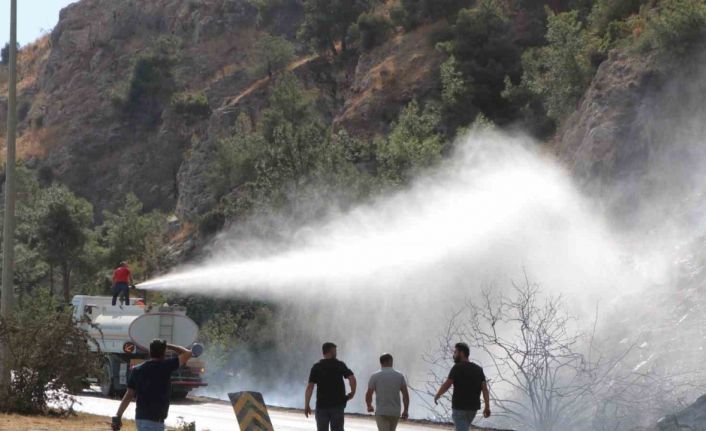 Sazlı yangınına 15 hava aracı ile müdahale ediliyor