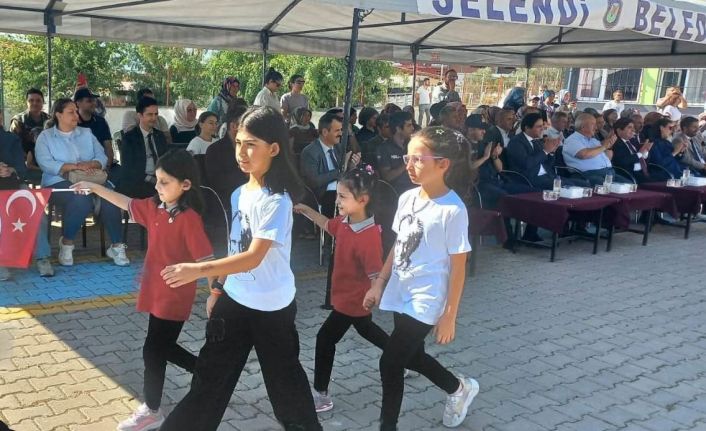Selendi’de İlkögretim Haftası kutlandı