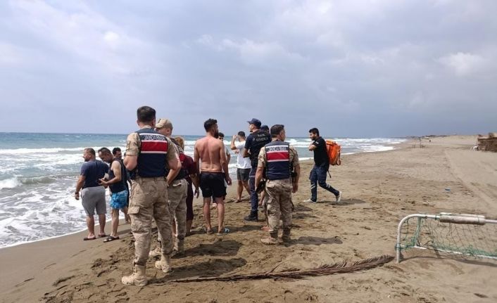 Serinlemek için denize giren 2 kardeşten biri öldü, diğeri yaşam mücadelesi veriyor