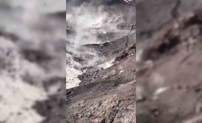 Sıcak hava Ağrı Dağı’nı harekete geçirdi: Kayalar peş peşe düştü