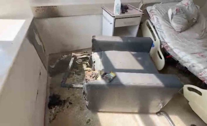 Sigaranın çıkardığı yangın hastaneyi küle çeviriyordu