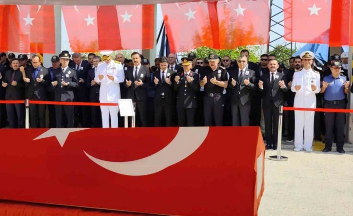 Silah kazası sonucu şehit olan Özel Harekat polisi memleketine uğurlandı