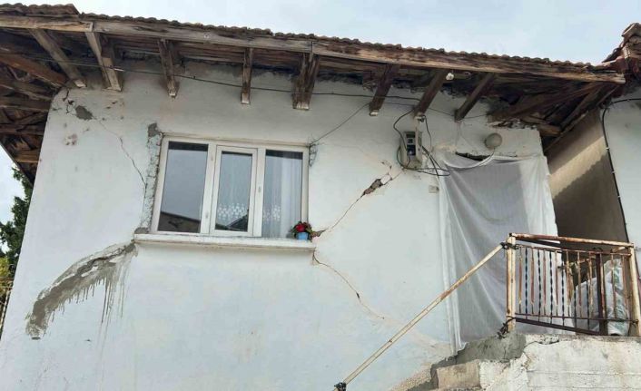 Simav beşik gibi sallanıyor