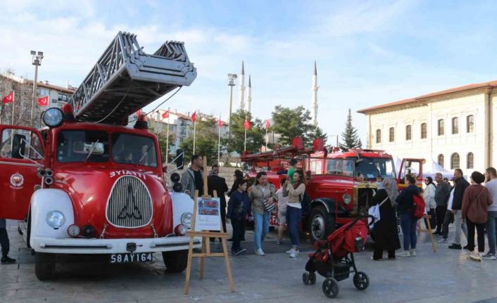 Sivas itfaiyesinin emektarları görücüye çıktı