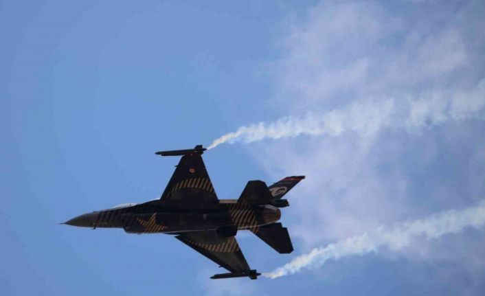 Sivas’ta SOLOTÜRK’ten nefes kesen gösteri