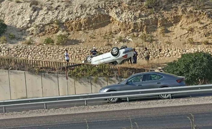 Sivas’ta takla atan otomobilin sürücüsü yaralandı