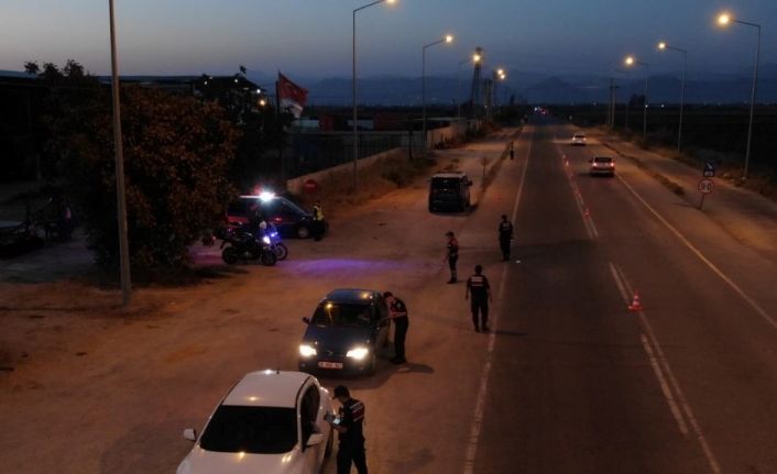 Şok yol denetiminde 2 aranan şahıs yakalandı