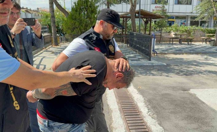 Sosyal medyadan valiye küfür ve hakaret eden şahıs yakalandı