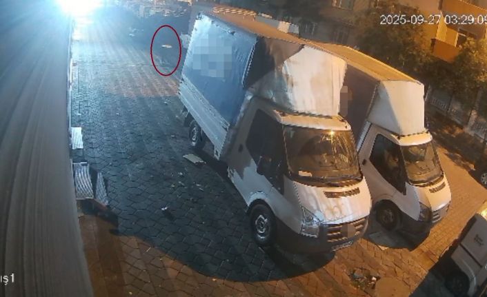 Sultangazi’de kardeşine para vermeyen abinin arabası kül oldu