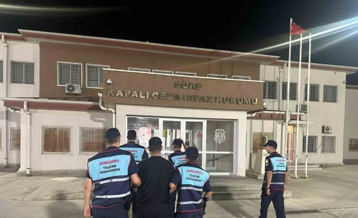 Şüphe üzerine durdurulan araçta yakalandı