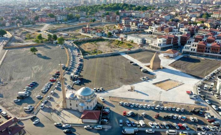 Suriçi ve Bedesten trafiği nefes alacak, 850 araçlık otopark hizmete girdi