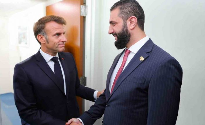 Suriye Devlet Başkanı eş-Şara, Fransa Cumhurbaşkanı Macron ile görüştü