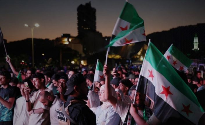 Suriye halkı, Eş-Şara’nın BM’ye hitabını dinlemek için meydanları doldurdu