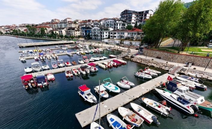 Tahir Büyükakın: "Bu hizmetleri göz boyamak için yapmıyoruz"