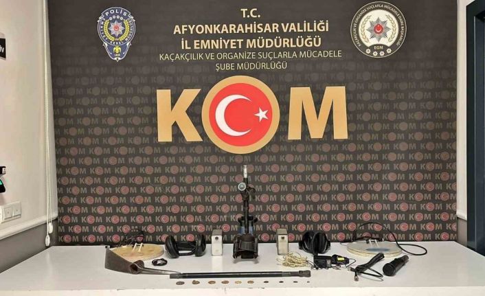 Tarihi sikke ve kazı malzemeleriyle yakalanan 3 kişi gözaltına alındı