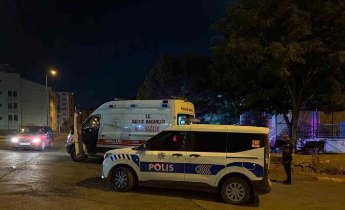 Tartıştığı şahsı caminin bahçesinde bıçakladı: 1 yaralı