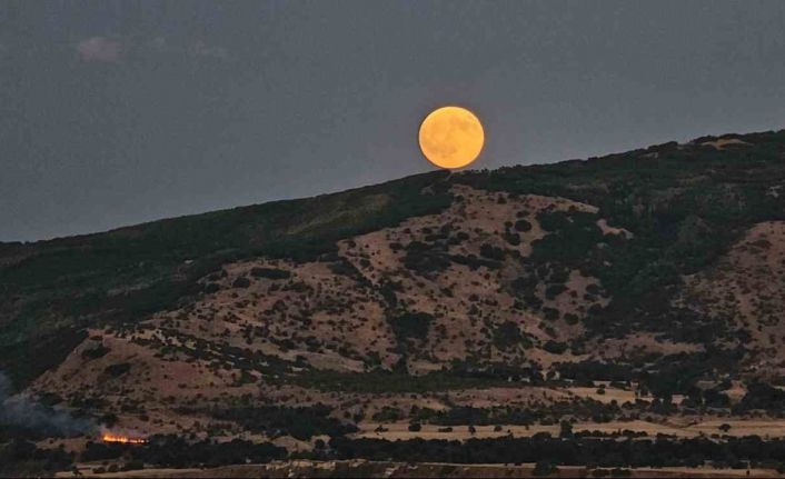 Tatvan’da "Kanlı Ay" tutulması