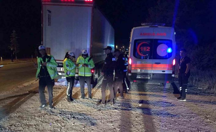 Tırın çarptığı genç hayatını kaybetti
