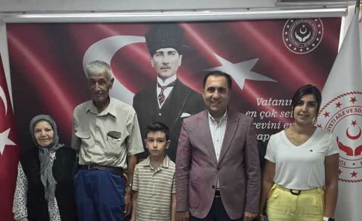 Torunlarına koruyucu aile oldular