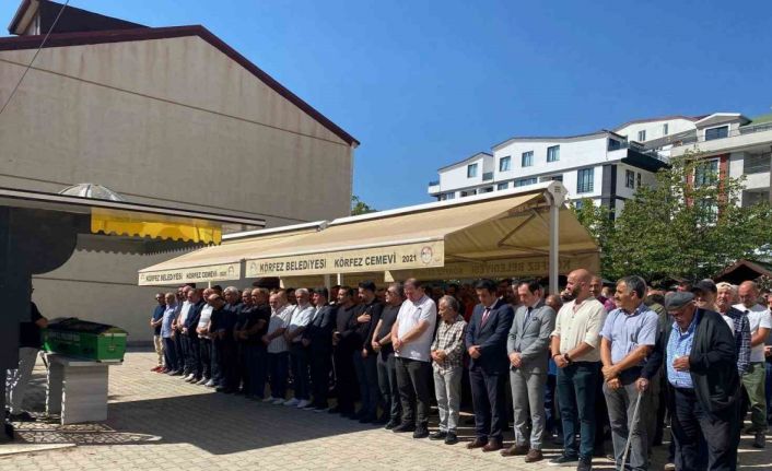 Trafik kazasında hayatını kaybeden 78 yaşındaki kadın son yolculuğuna uğurlandı