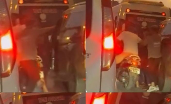 Trafikte araç sürücüsünü darbeden 2 şüpheli yakalandı