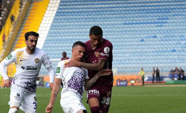 Trendyol Süper Lig: Eyüpspor: 0 - Göztepe: 0 (İlk yarı)