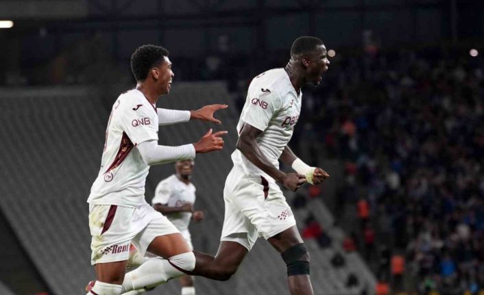 Trendyol Süper Lig: Fatih Karagümrük: 1 - Trabzonspor: 3 (İlk yarı)