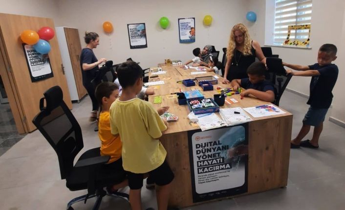 Turgutlu’da çocuklar ’Teknoloji Orucu’ tuttu, hediyeleri kazandı