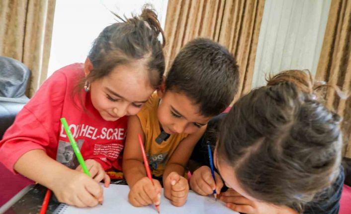 Türk Kızılayı’ndan deprem bölgesindeki 7 bin 107 öğrenciye yardım eli