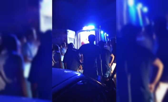 Uçuruma yuvarlanan otomobil sürücüsü yaralandı