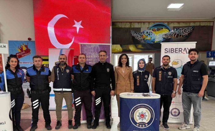 Üniversite öğrencilerine KADES uygulaması anlatıldı