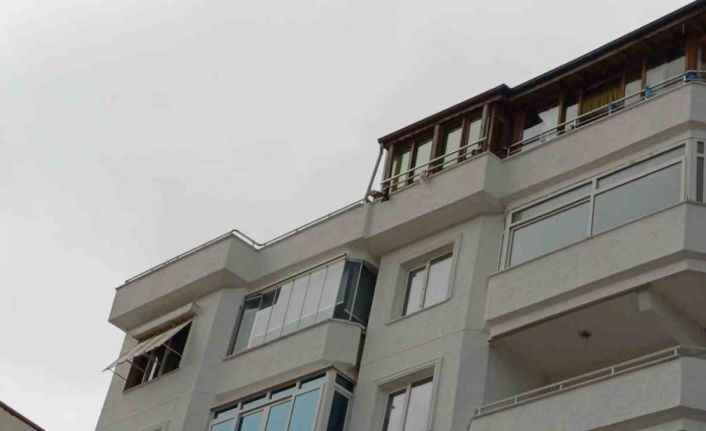 Ünlü sanatçı Güllü evinin terasından düşerek hayatını kaybetti