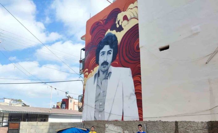 Ünlü sanatçılar Ferdi ve Müslüm’ün grafitileri büyüdükleri mahalleye çizildi