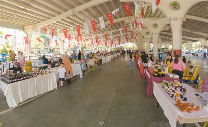 Üreten Kadınlar Çarşısı kapılarını açtı