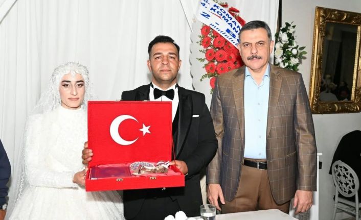 Vali Çiftçi, Gazi Samet Kulaç’ın düğün törenine katıldı