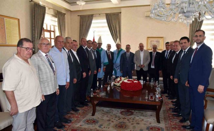 Vali Özkan esnafları ağırladı